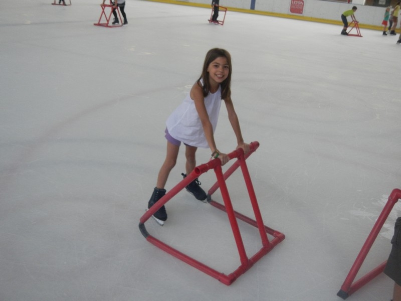 Village Camps International Summer Camp Leysin, Switzerland 2026-08-15 https://www.villagecamps.com/journals_admin/images/697-12-ice skating (31).jpg